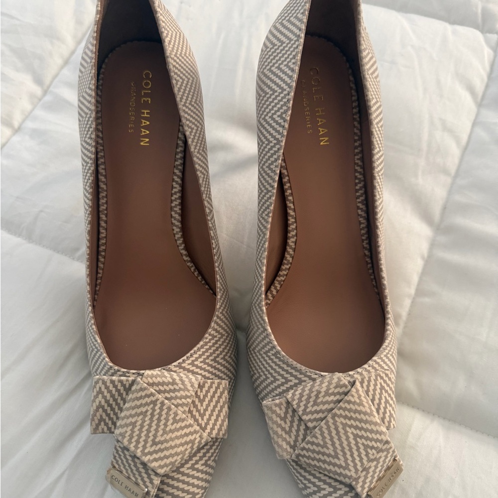 Cole Haan Beige Chevron Bow Pump